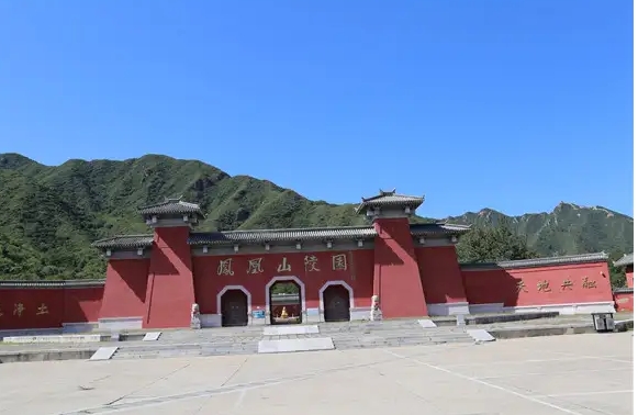 昌平凤凰山陵园环境简介